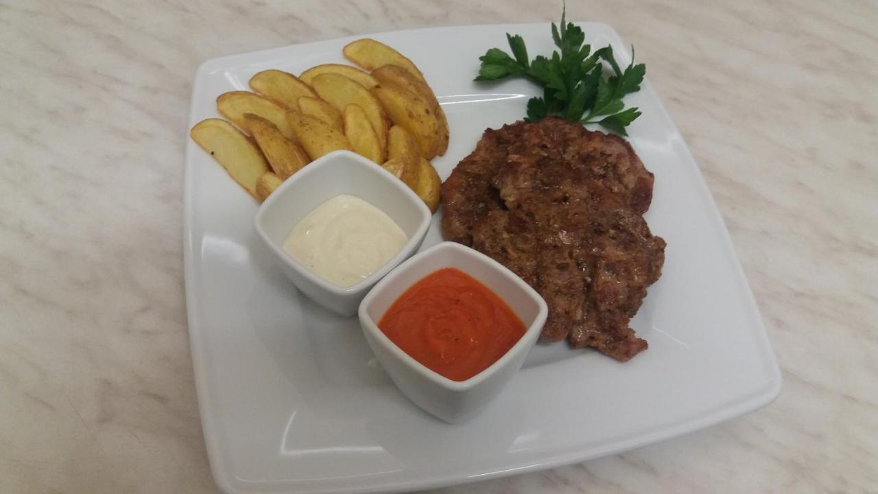 Restauracja Applause Hotel Ludwin Екстериор снимка